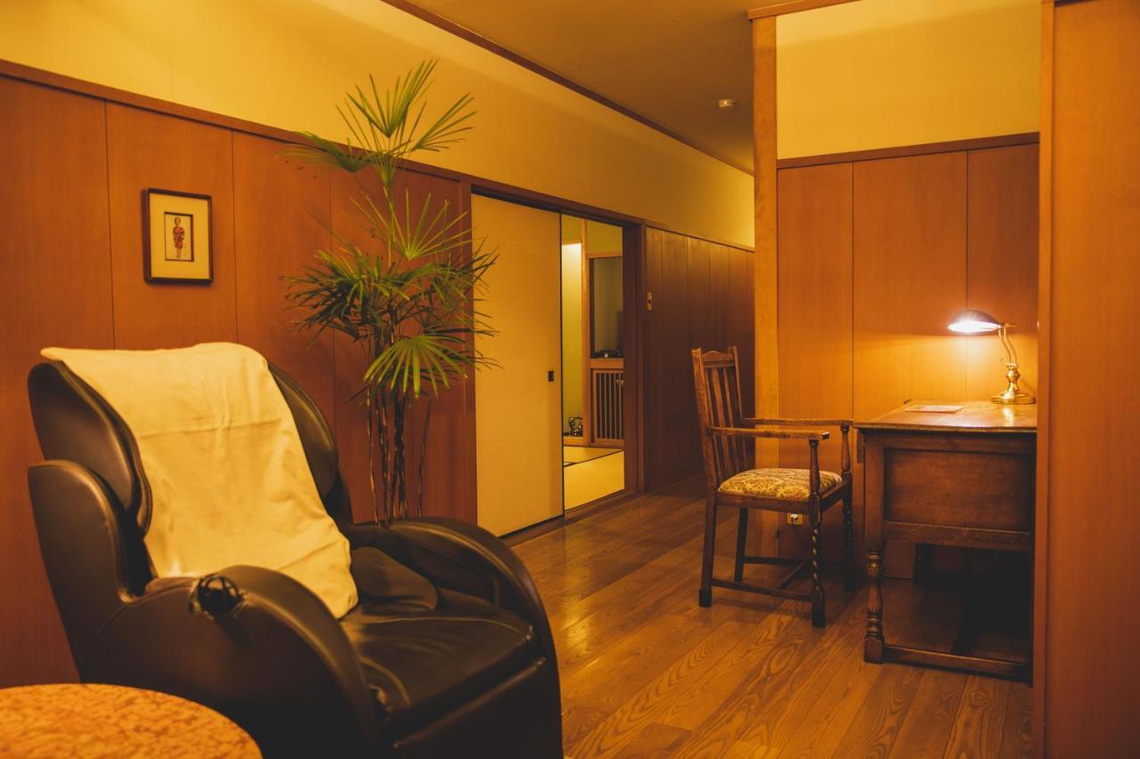 Hotel Arima Onsen Tocen Goshobo Kobe Zewnętrze zdjęcie A room at a love hotel in Tokyo