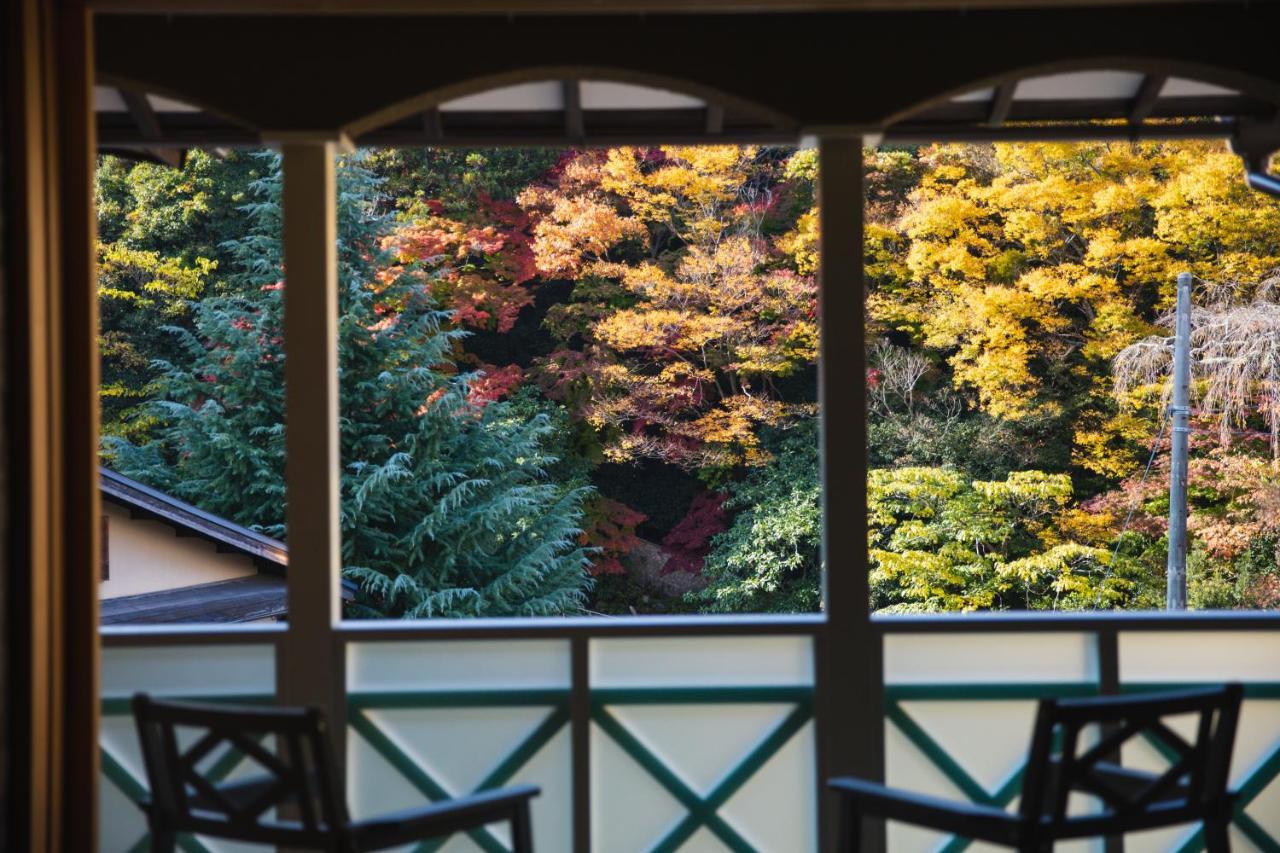 Hotel Arima Onsen Tocen Goshobo Kobe Zewnętrze zdjęcie Autumn colours at the hotel
