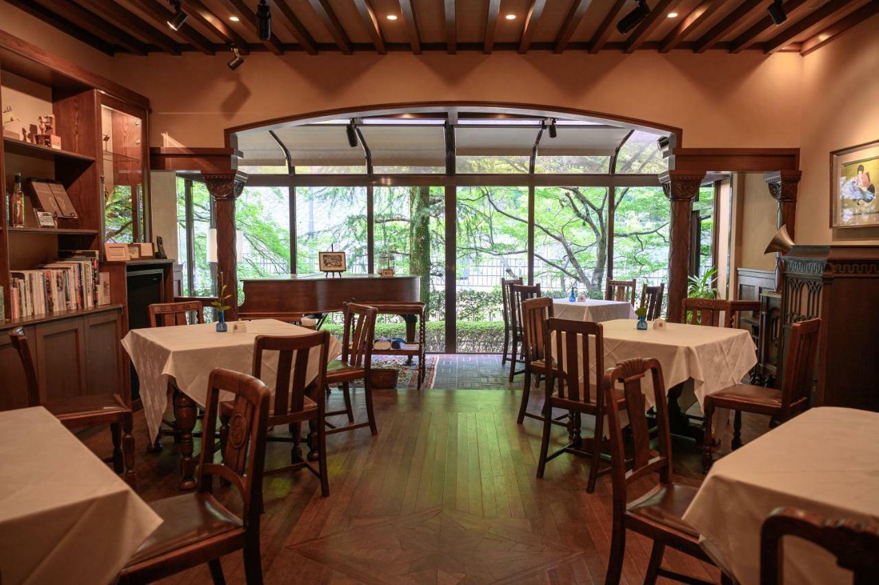 Hotel Arima Onsen Tocen Goshobo Kobe Zewnętrze zdjęcie Interior of a French restaurant in Tokyo